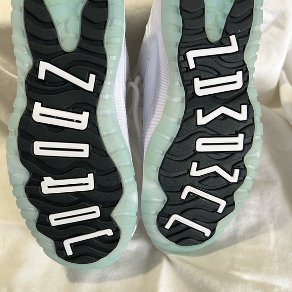 Child. 3Y Air Jordan 11 Retro Low Legend Blue - Picture 6 of 8